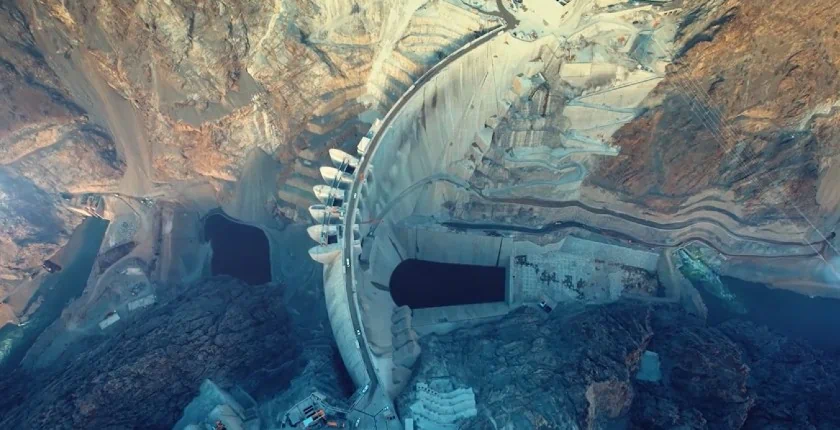 La Turquie achève le cinquième barrage-voûte le plus haut du monde avec une centrale hydroélectrique