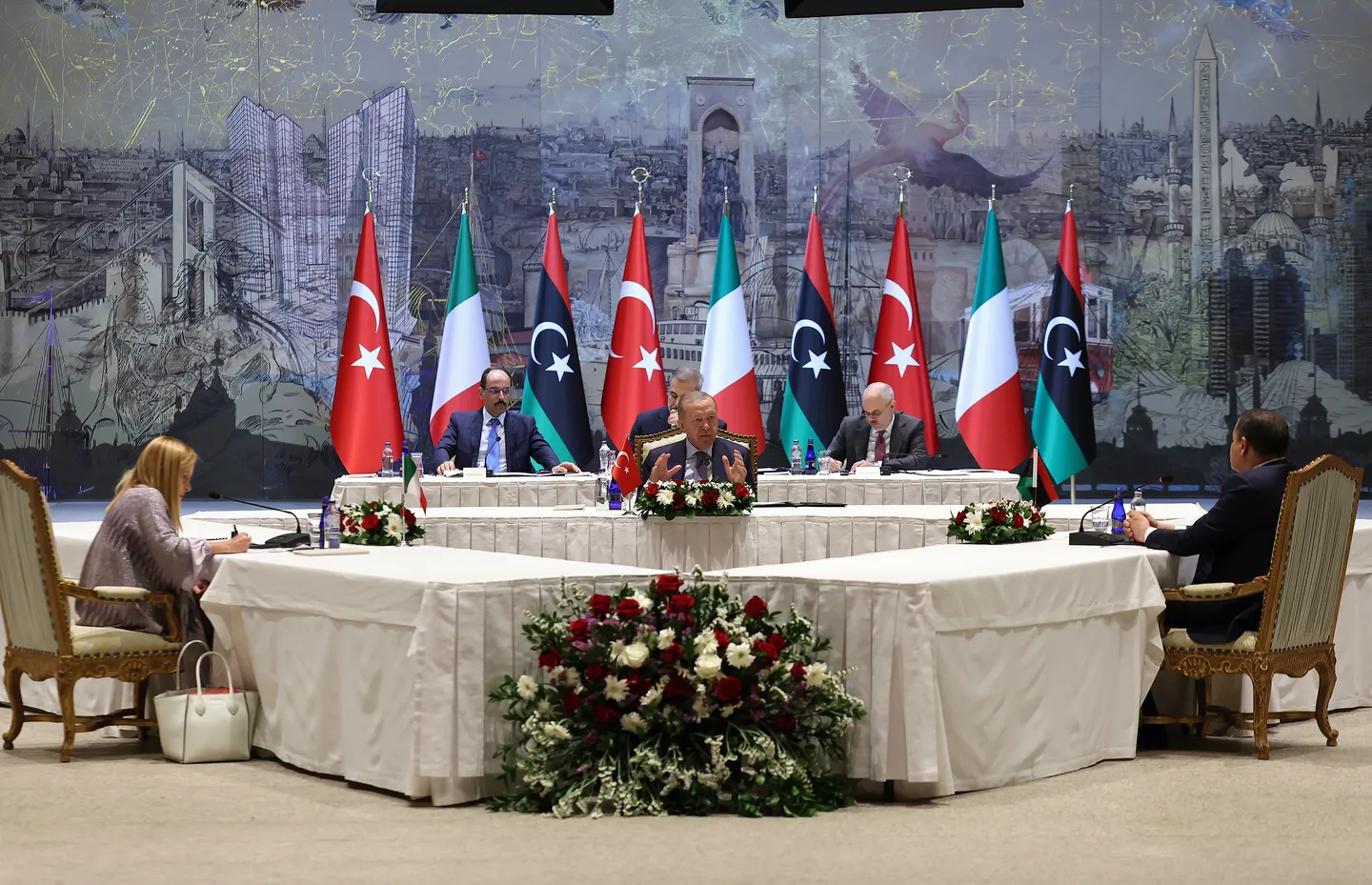 Mini-sommet Turquie/Italie/Libye à Istanbul