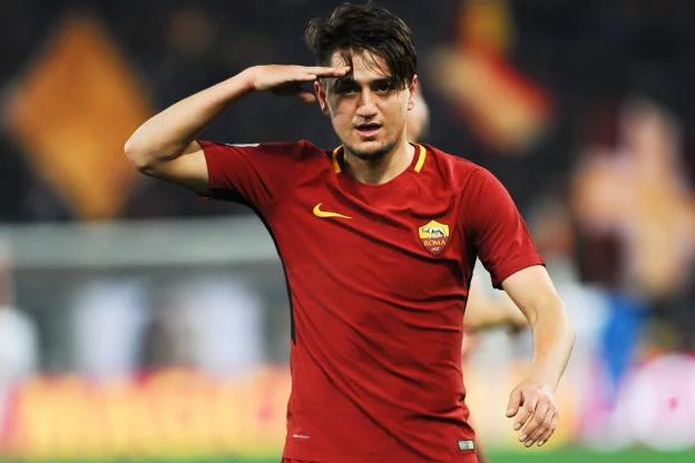 Entorse du genou gauche pour Cengiz Under (AS Rome)