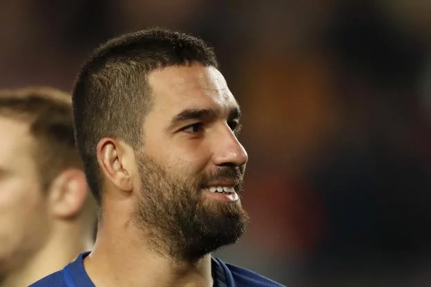 Turquie : Arda Turan entre et marque pour sa première avec l'Istanbul Basaksehir