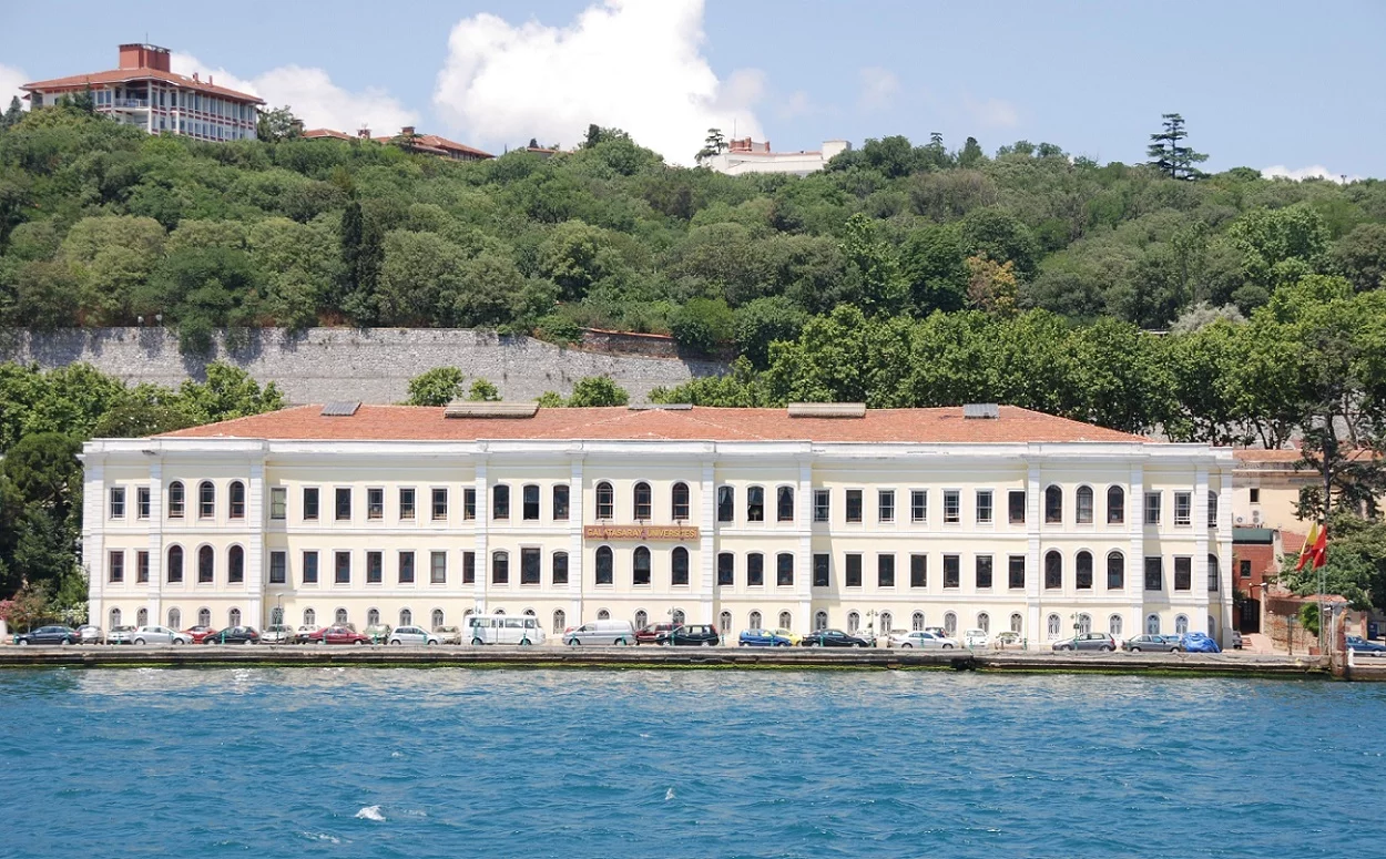 Des universitaires français de l'université turque rencontrent l'ambassadeur sur l'obstacle des permis de travail
