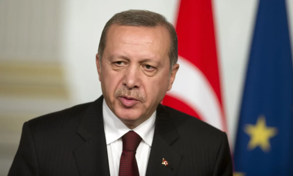 Turquie : Erdogan dénonce une "trahison" du parti kurde