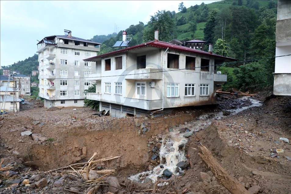 Les inondations font 2 morts et 11 blessés dans la région de la mer Noire en Turquie