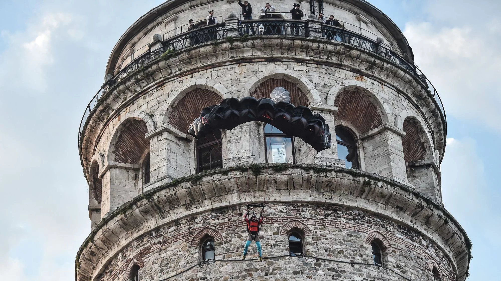 Turquie : un "saut de l'extrême" du haut de la Tour de Galata