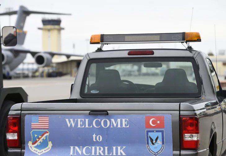 Les États-Unis demandent des éclaircissements sur l'avertissement de la Turquie concernant les bases aériennes