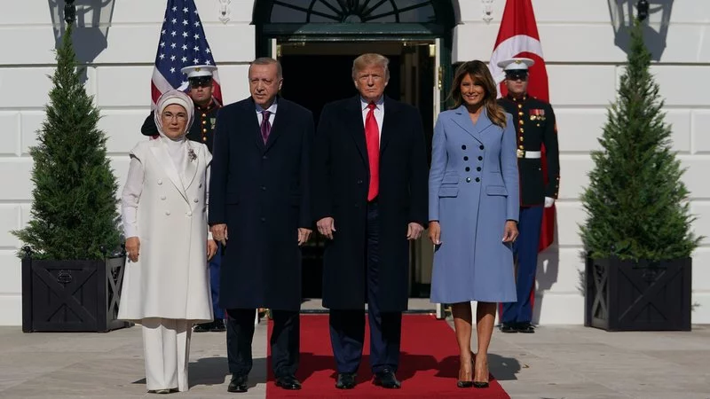 Trump tient une conférence de presse conjointe avec le turc Erdogan