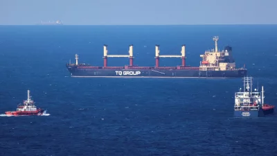 Le vraquier battant pavillon turc TQ Samsun, transportant des céréales dans le cadre de l'Initiative céréalière de la mer Noire de l'ONU