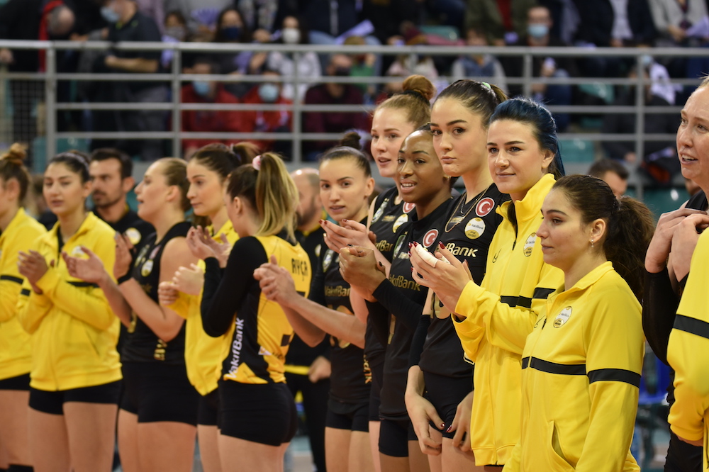 L'équipe féminine de volley-ball de VakıfBank a battu la représentante de la France ASPTT Mulhouse