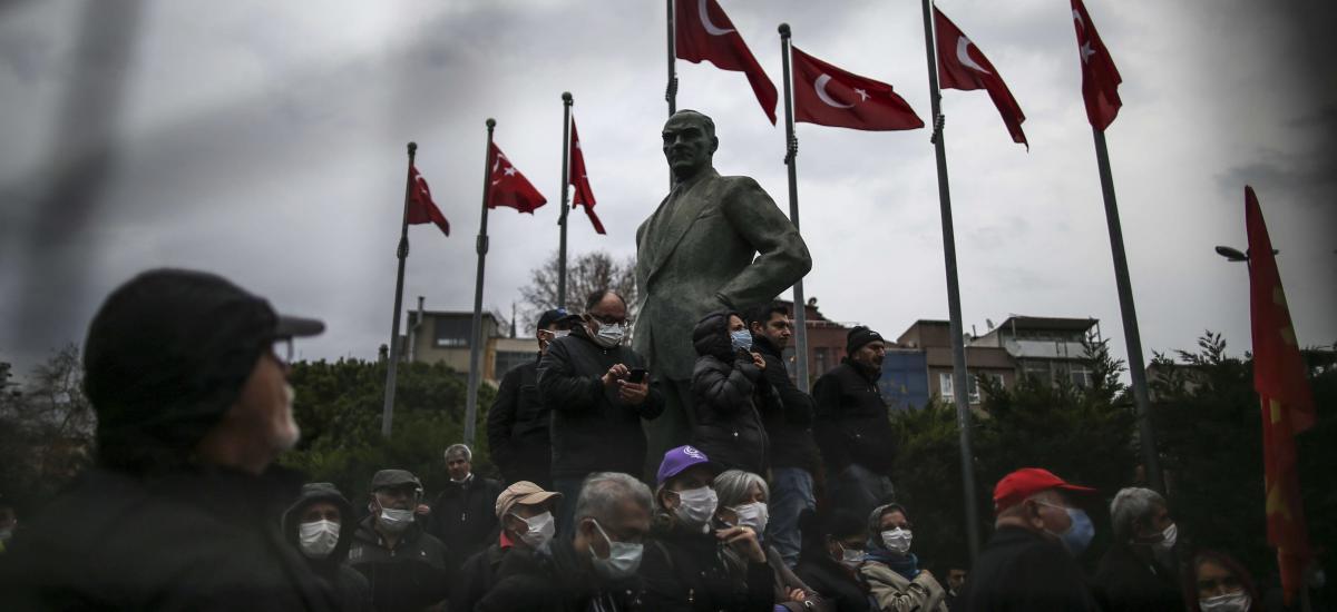 Plus de la moitié des Turcs se méfient des institutions étatiques