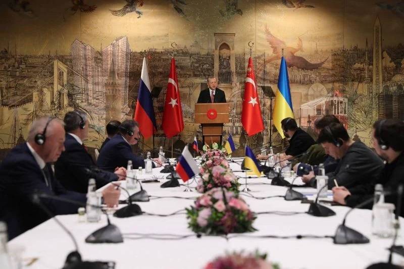 Discussions pour créer en Turquie un "groupe de contact humanitaire" incluant Ukraine et Russie