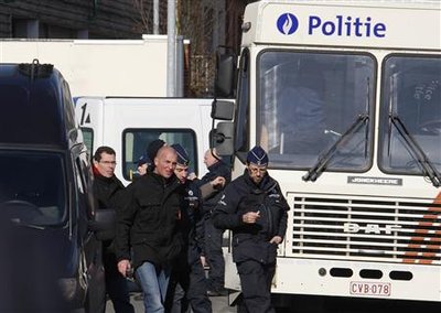 Belgique : police contre TV kurde (presse belge et turque)