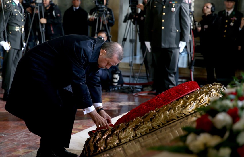 Le président Erdogan au Mausolée d'Ataturk 