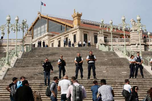 Deux morts dans une attaque au couteau à Marseille : 