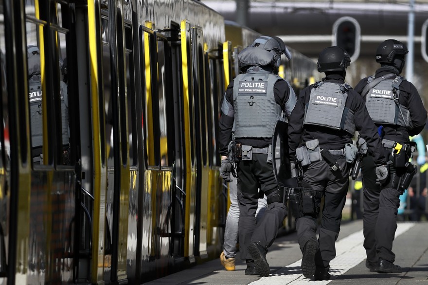 Fusillades à Utrecht : la Turquie réunit des informations sur le suspect