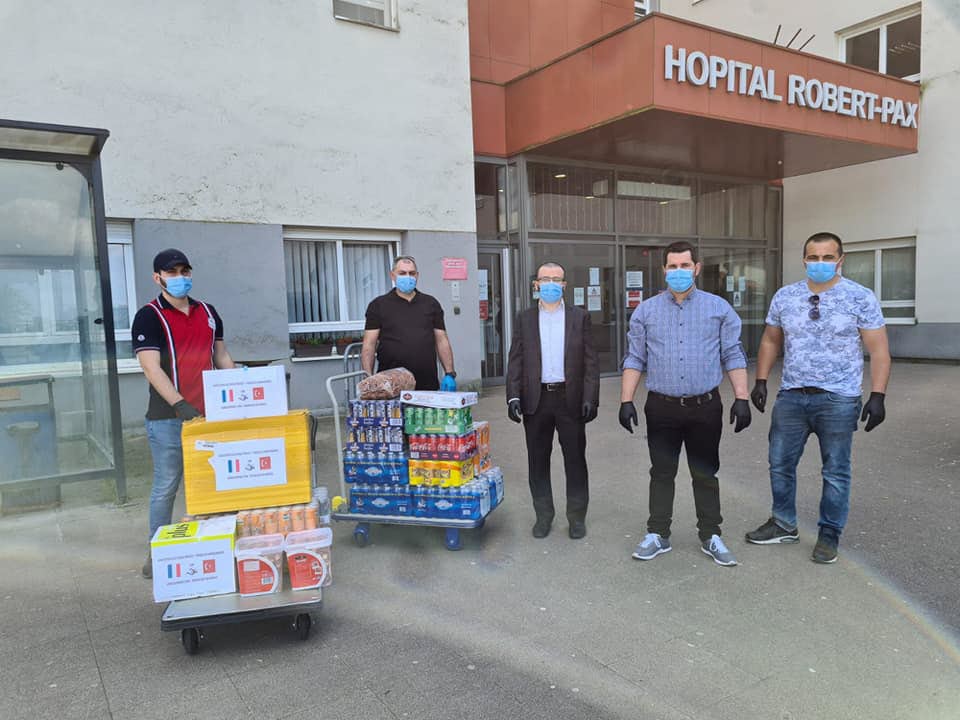 L'association franco-turque offre 2 000 masques et 1 000 gants à l'hôpital Pax