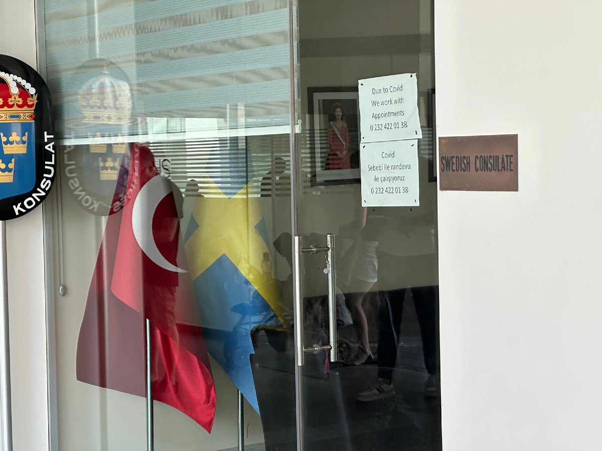 Attaque armée au Consulat de Suède à Izmir 