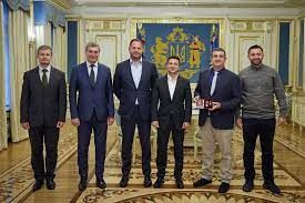 Une médaille d'État de l'Ukraine par Zelenski à Bayraktar