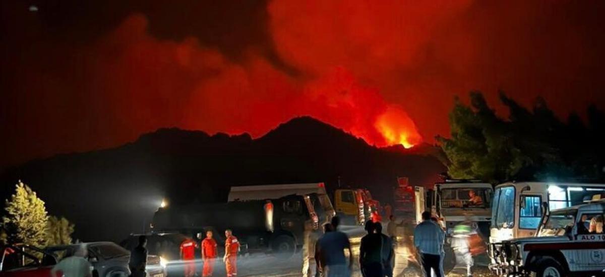  Des avions israéliens et chypriotes grecs aident les Chypriotes turcs à lutter contre les incendies de forêt