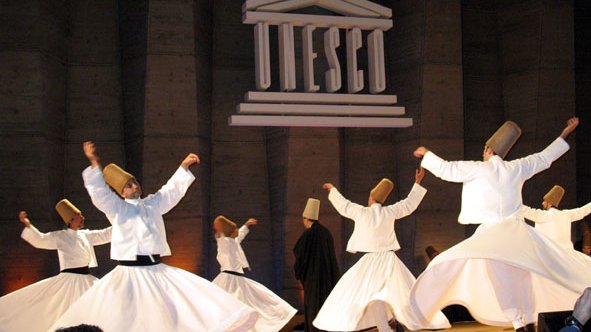 Les cérémonies de Mevlânâ commencent