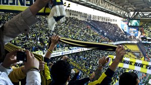 Football : les trois couleurs d'Istanbul