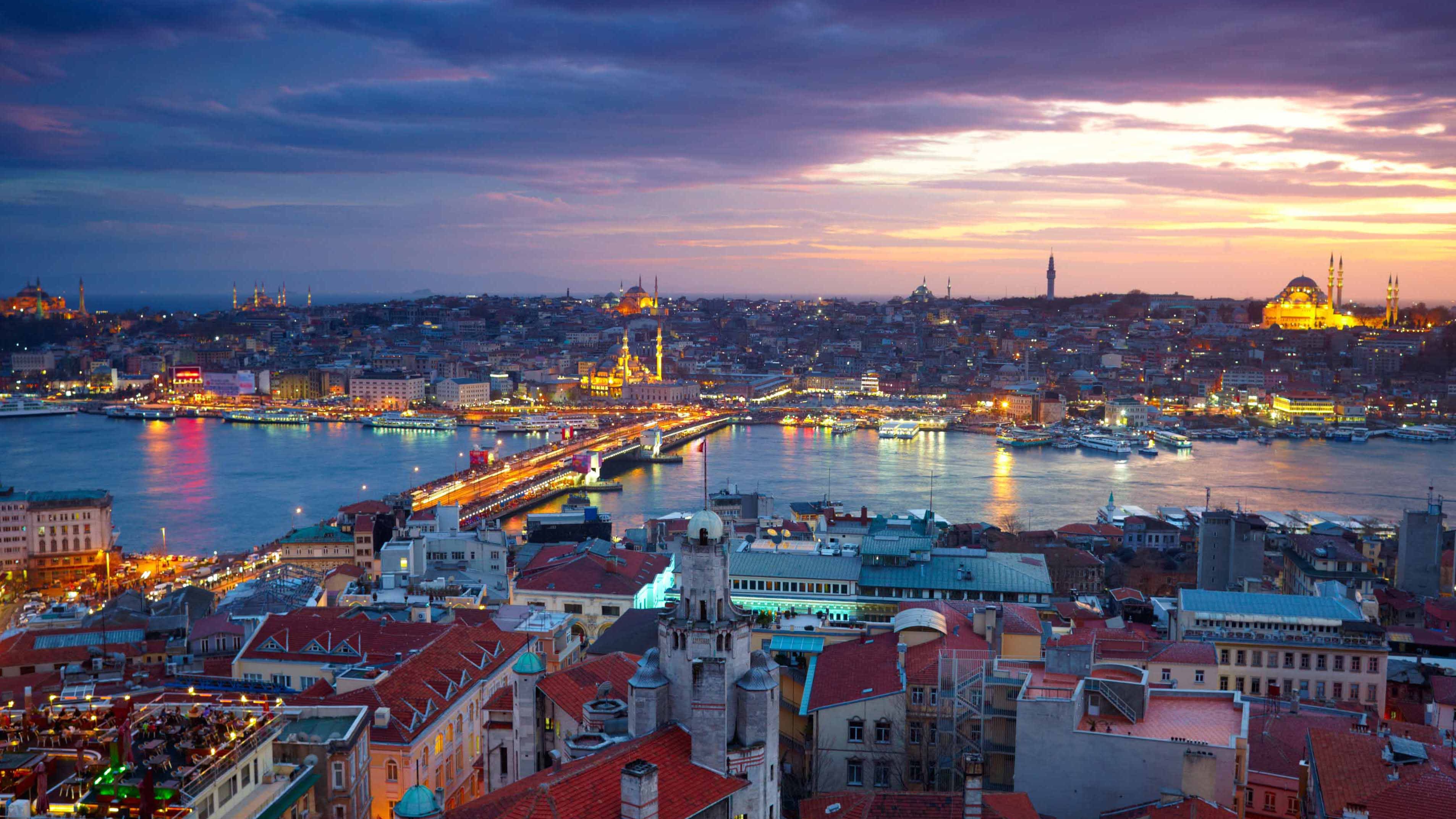 Attentats à Paris : la Turquie dit avoir déjoué un "attentat majeur" à Istanbul le même jour