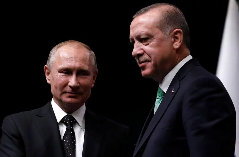 Moscou et Ankara signent un accord sur la livraison de missiles S-400