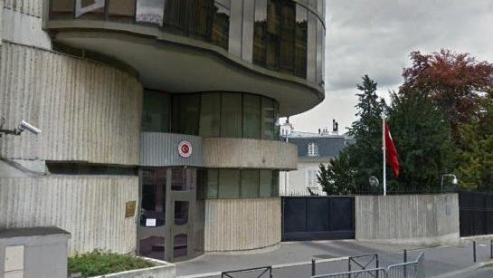 Paris : manifestation mouvementée devant l'ambassade de Turquie