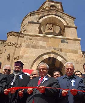 Arménie/Turquie : reprise des offices dans une église arménienne