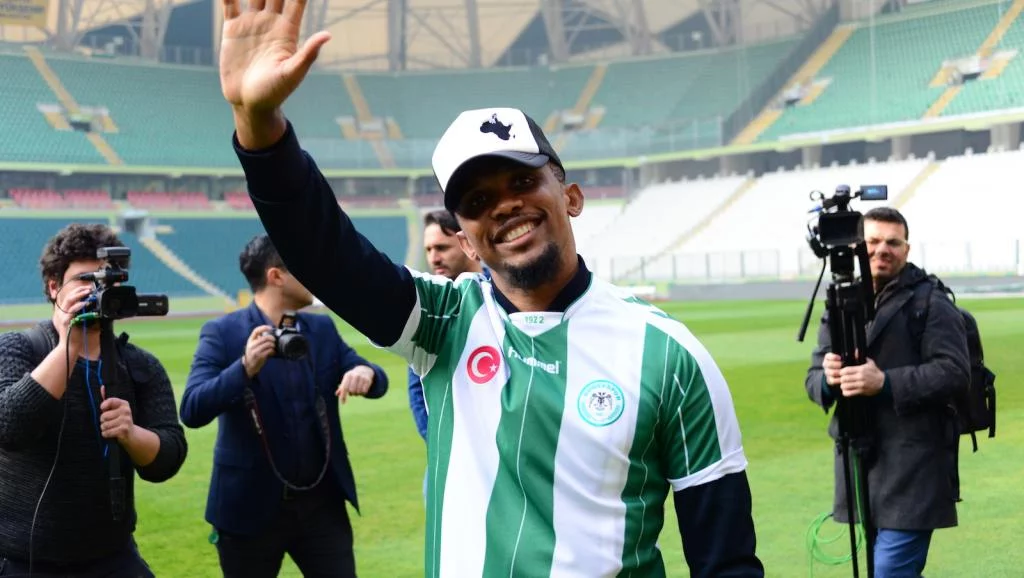 Samuel Eto'o signe à Konyaspor
