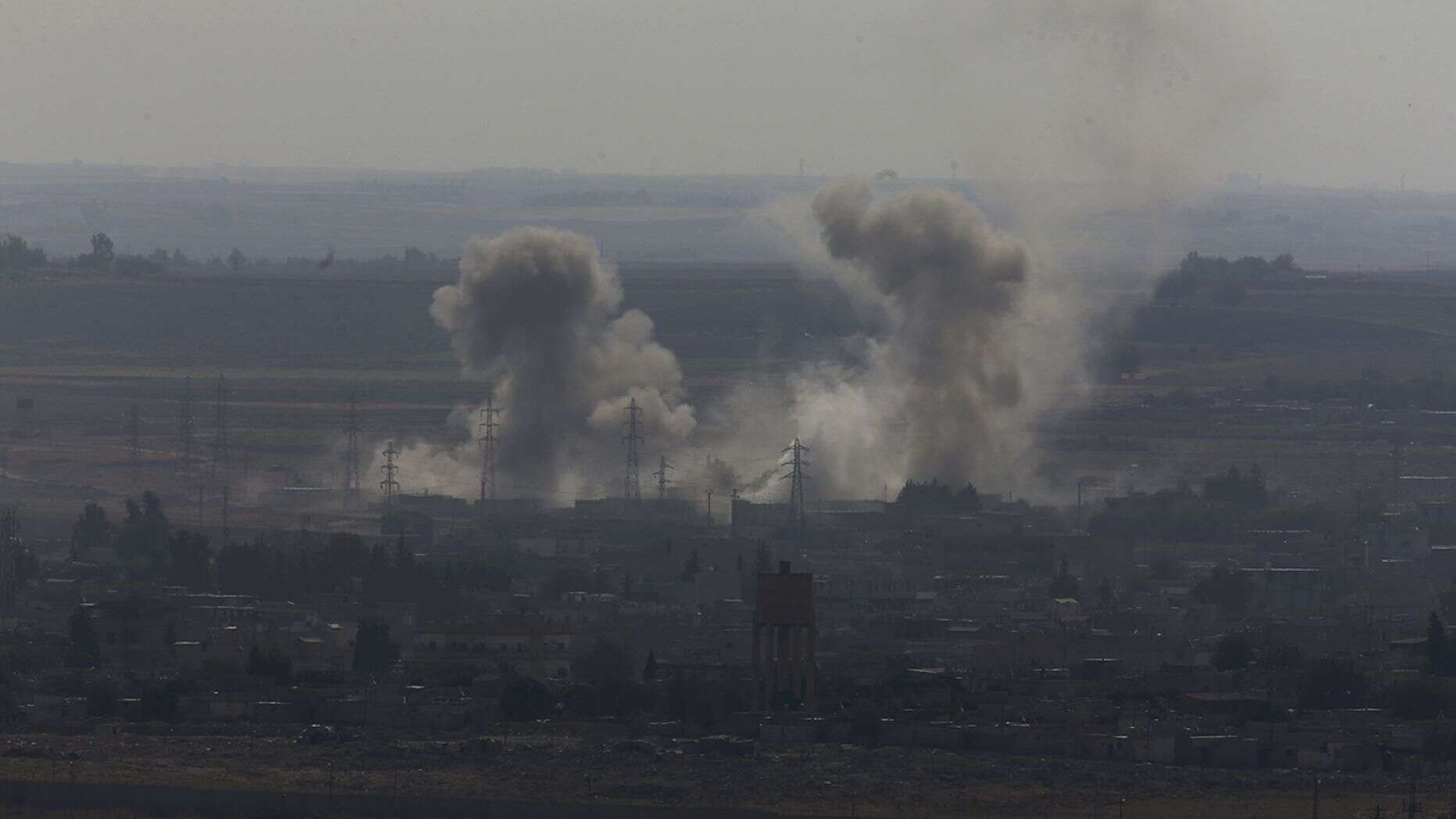 L'armée russe patrouille à la frontière entre la Syrie et la Turquie alors que les troupes américaines se retirent officiellement