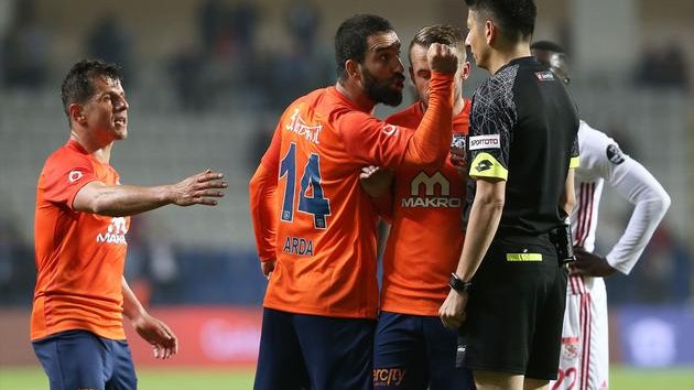 Arda Turan suspendu pour 16 matches