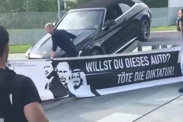 « Tu veux cette voiture ? Tue la dictature ! »