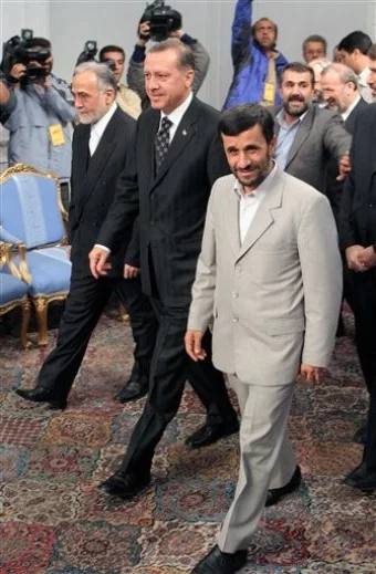 Ankara veut être un lien entre Iran et Occident sur le nucléaire