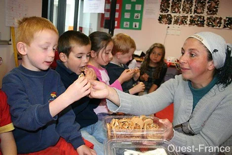 Vous voyez les enfants, ça, c'est l'oeil bleu