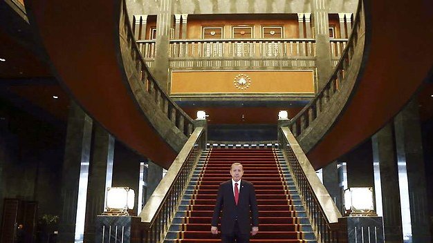 Palais somptueux, Airbus… les dépenses d'Erdogan sous le feu des critiques
