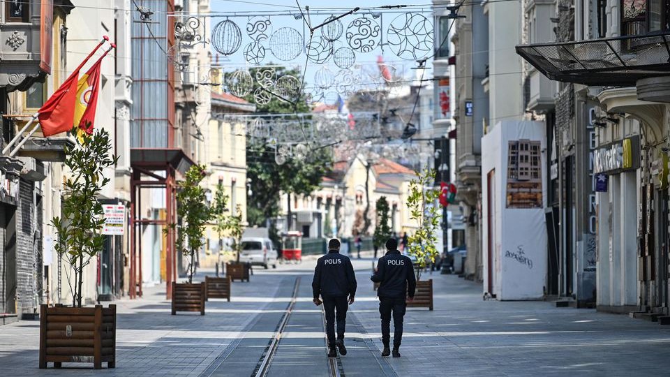 La Turquie impose un couvre-feu de 4 jours à travers le pays