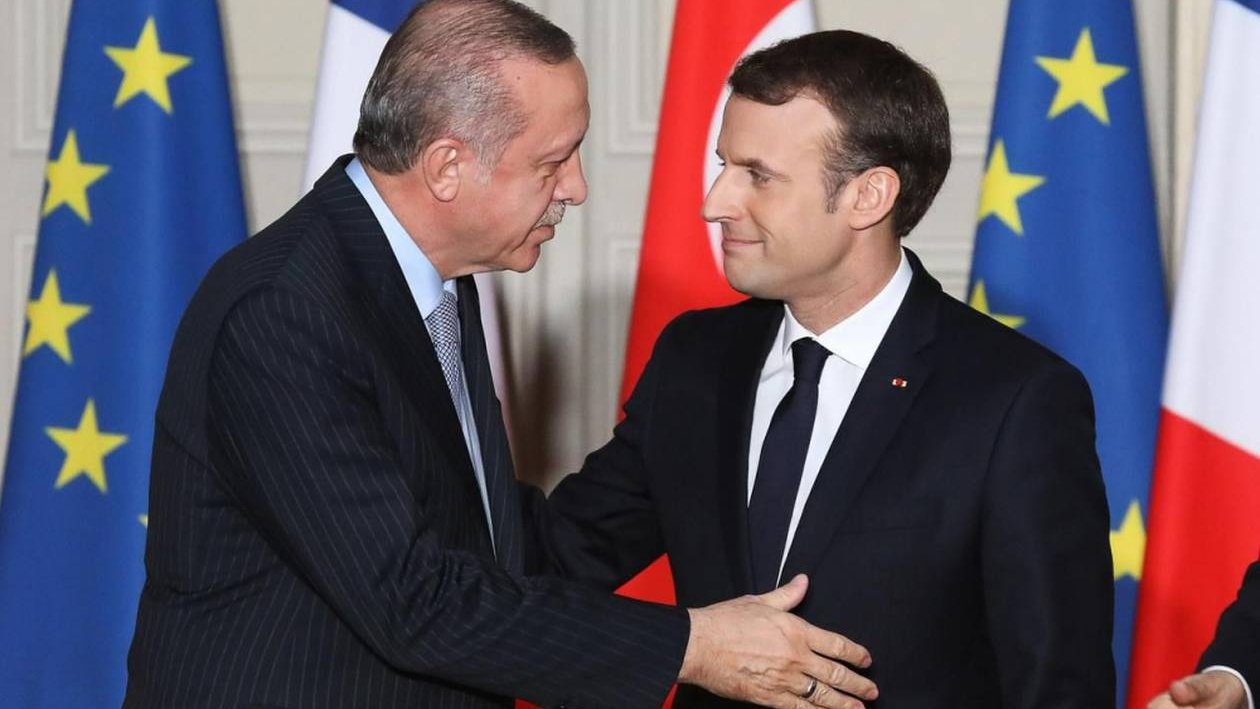 Erdogan qualifie Macron de « novice » en politique