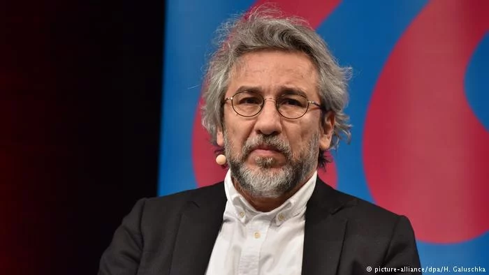 La justice turque demande l'arrestation du journaliste Can Dündar