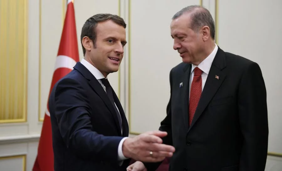 Macron s'empare du cas Loup Bureau