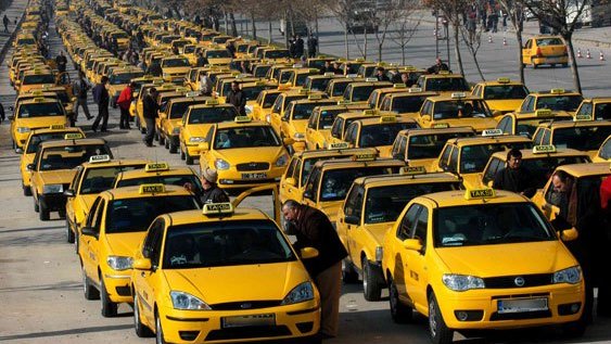 Turquie : les taxis veulent faire interdire Uber