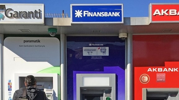 La Turquie a vendu 44 milliards de dollars de réserves cette année pour booster la lire