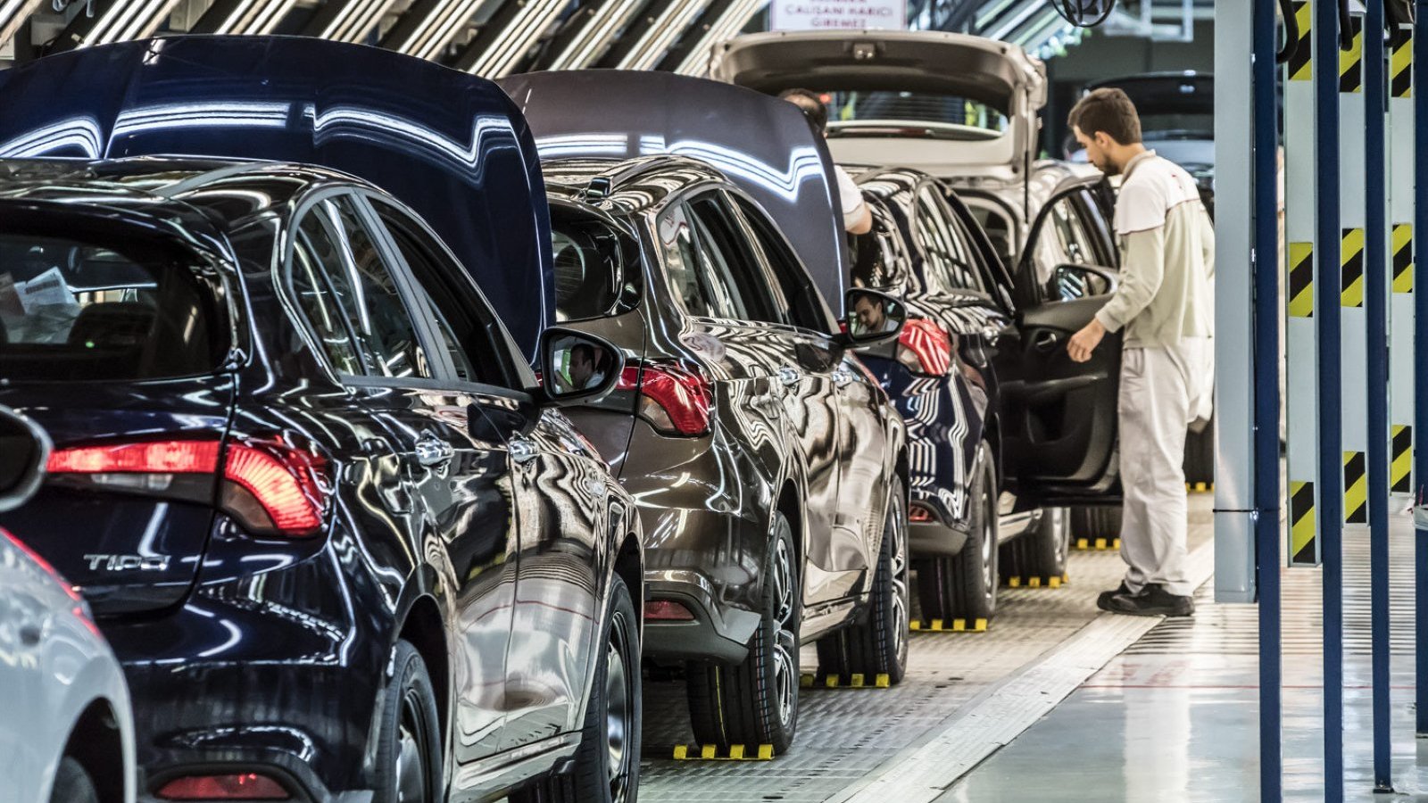 Les constructeurs automobiles turcs relancent leur production