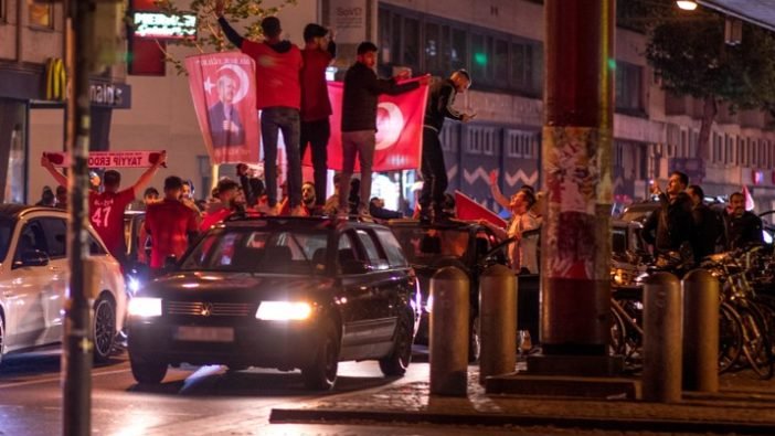 Autriche : le vice-chancelier conseille à tous les électeurs d'Erdogan en Autriche de retourner en Turquie