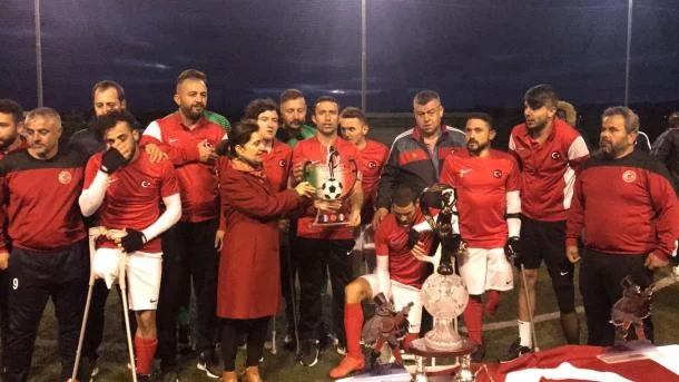 L'équipe nationale turque de football pour amputés remporte la Coupe de Fano en Italie