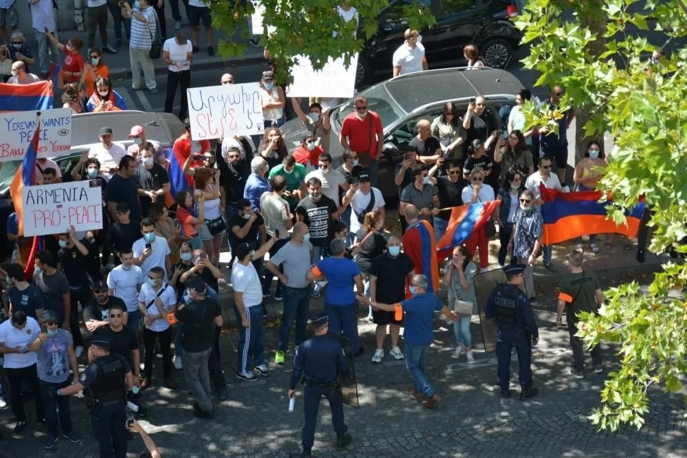 Actes de vandalisme commis à l'Ambassade de la République d'Azerbaïdjan en République française