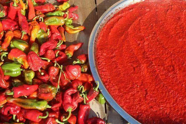 BIBER SALÇASI - Le concentré de poivrons rouges, LA sauce par excellence à Adana