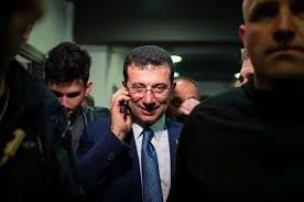 Ankara enquête sur le maire d'Istanbul Ekrem Imamoglu