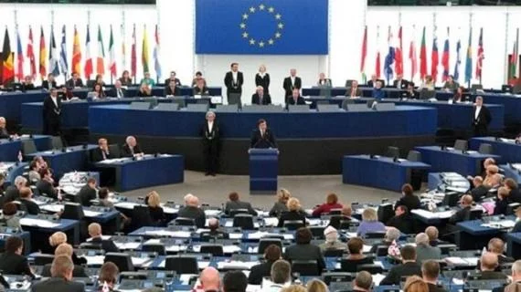 L'appel du Parlement européen à mettre fin à l'état d'urgence
