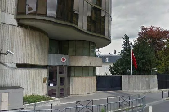 Paris : manifestation mouvementée devant l'ambassade de Turquie