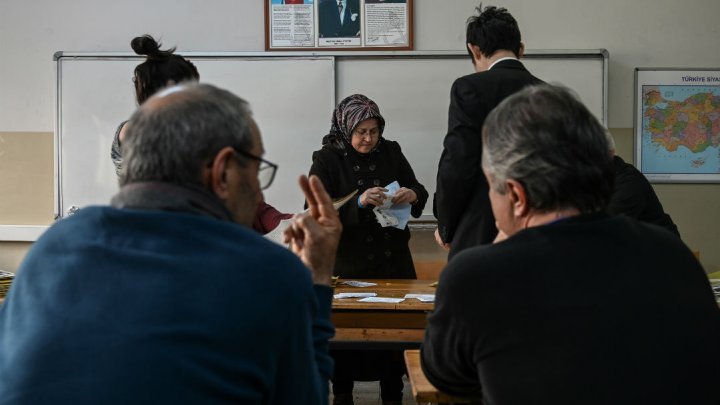 En Turquie, l'AKP d'Erdogan veut un nouveau scrutin municipal à Istanbul